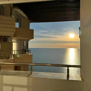 Beachfront Marilyn Апартаменты Дуррес